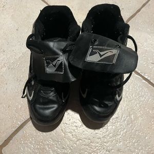 Youth cleats, size 6